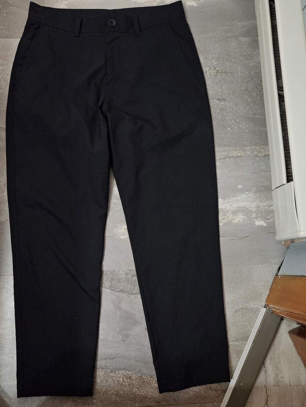 Lululemon Classic Black Men's Golf Twill Pants. LM5AYCS. 27" Inseam. Size 32.